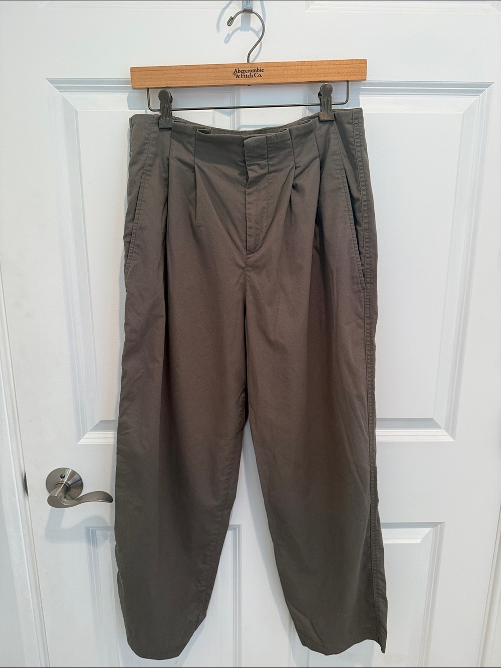 Abercrombie & Fitch Olive Green Pleated Chino Pants